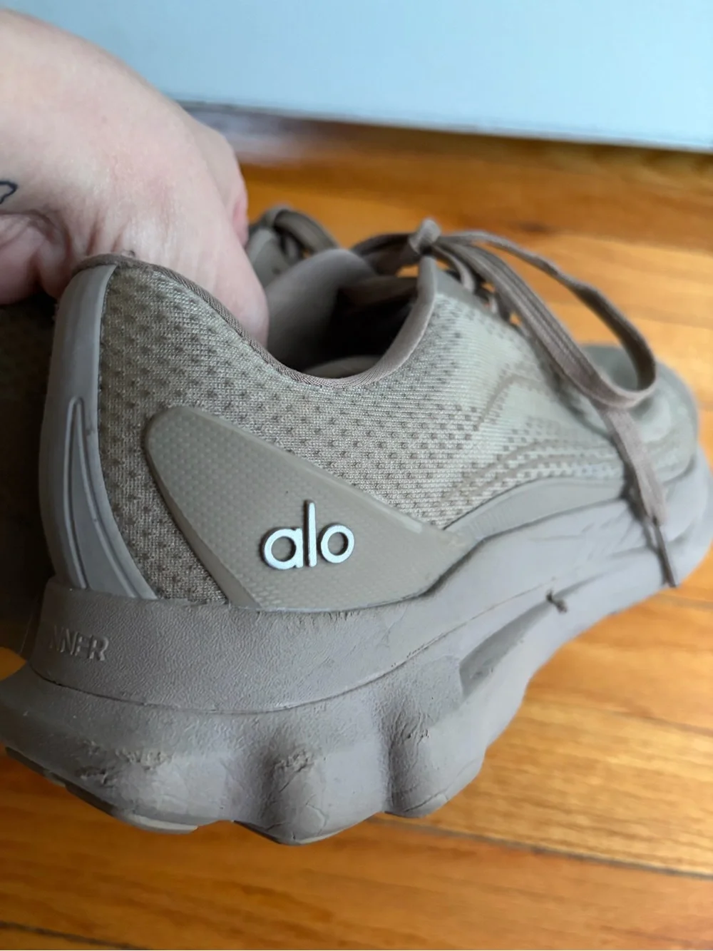 ALO Yoga size alo